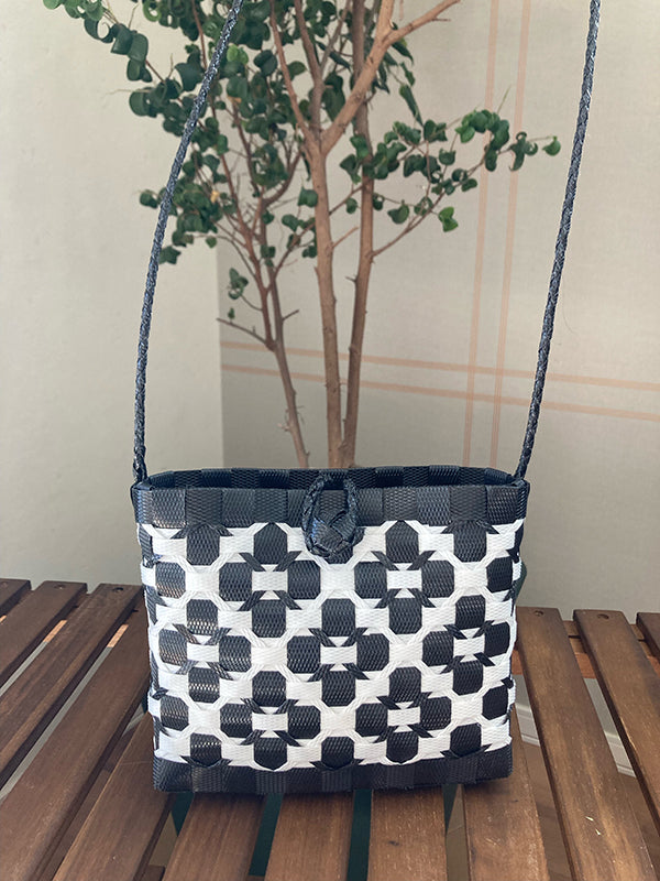 プラカゴショルダータイプ(ブラック×ホワイト)