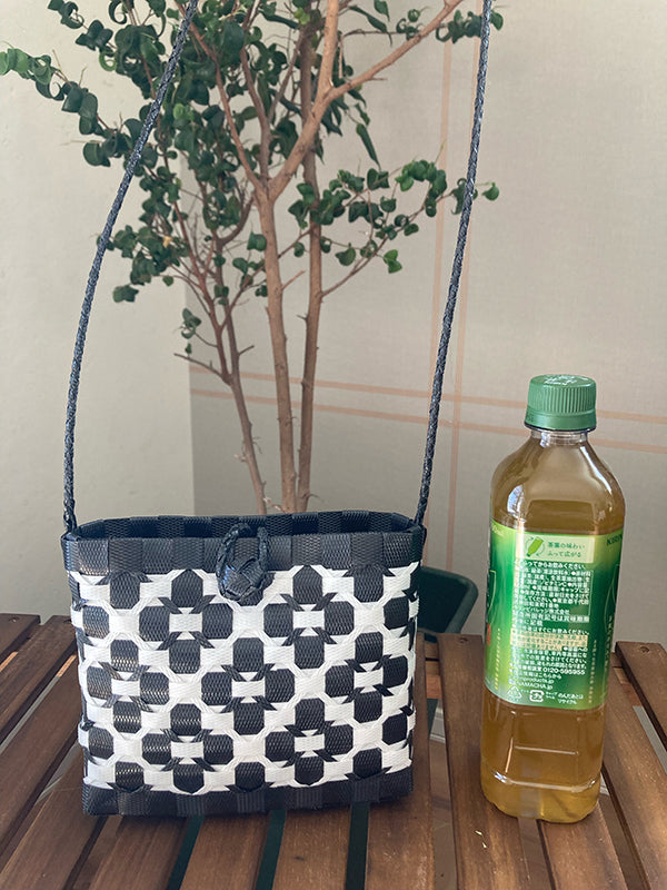 プラカゴショルダータイプ(ブラック×ホワイト)